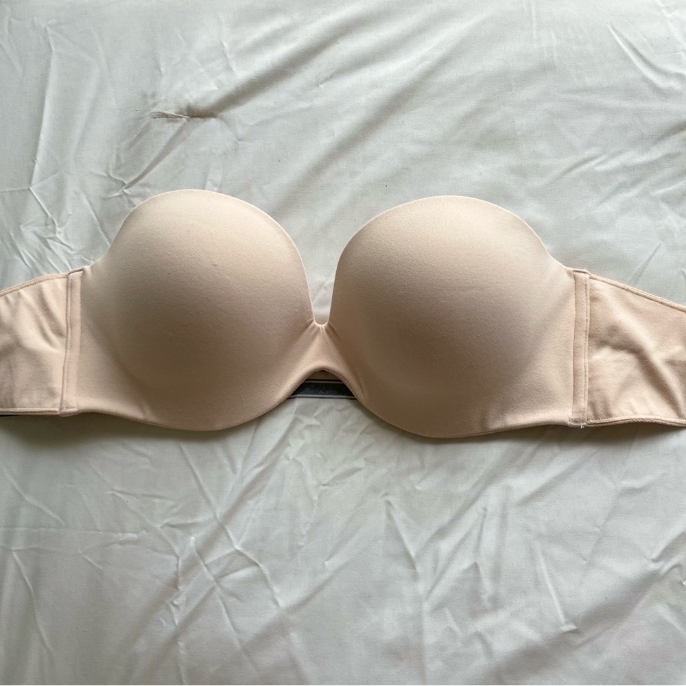 Fine Lines Strapless Bra